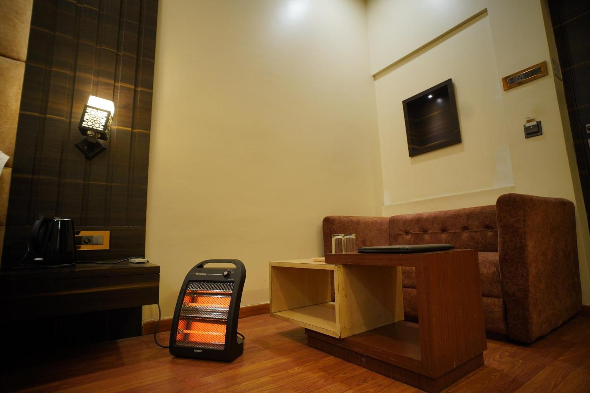 Hotel New Grand 데오가르 외부 사진