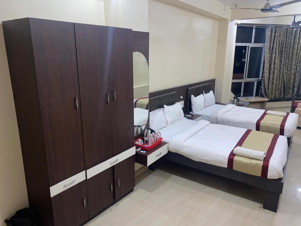 Hotel New Grand 데오가르 외부 사진