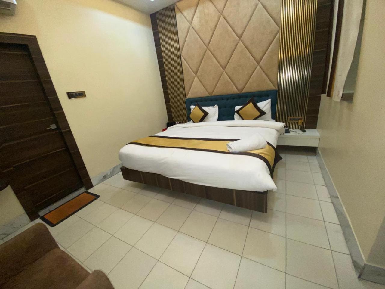 Hotel New Grand 데오가르 외부 사진