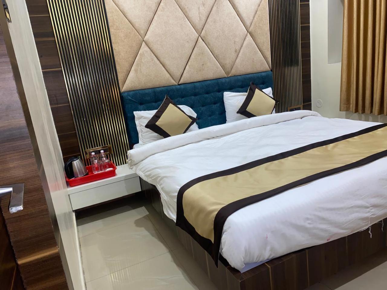 Hotel New Grand 데오가르 외부 사진