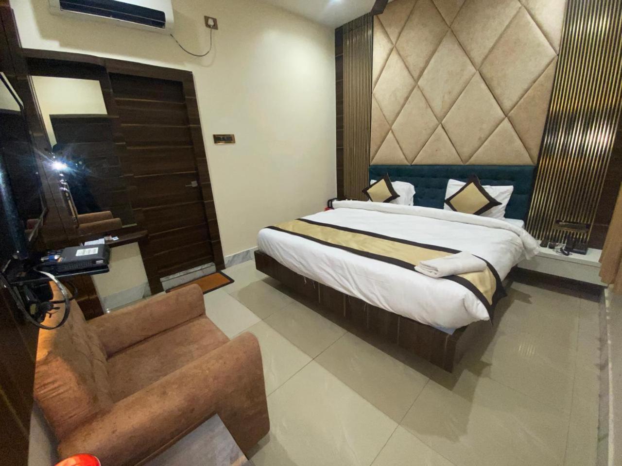 Hotel New Grand 데오가르 외부 사진