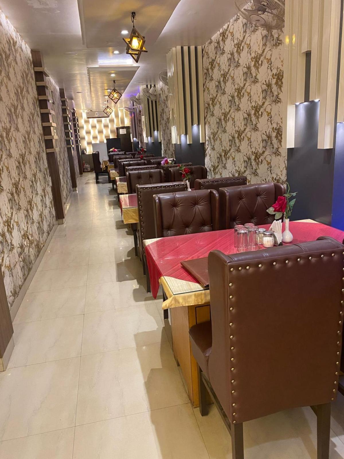 Hotel New Grand 데오가르 외부 사진