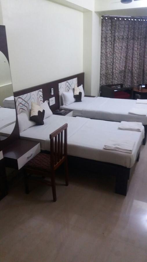 Hotel New Grand 데오가르 외부 사진